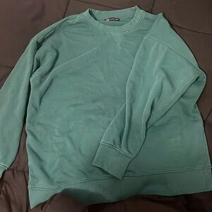 dark green ZARA crewneck! size S but fits M/L (reason for selling)
